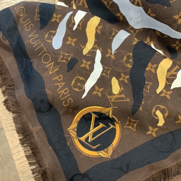 New Unworn Louis Vuitton shawl Zebra Jungle - Picture 2 of 4